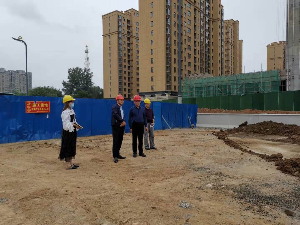 集團(tuán)董事長孔德穩(wěn)趕赴新十八大街項(xiàng)目施工現(xiàn)場、王水生產(chǎn)基地視察工作