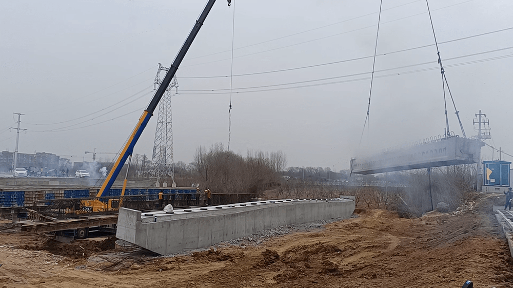 最新進展！天佑大道南延工程大橋開始架梁了！